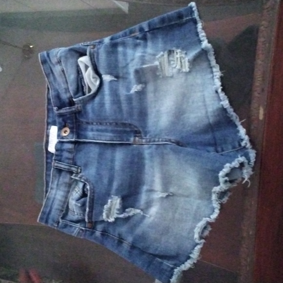 Ripped denim shorts - Picture 1 of 1